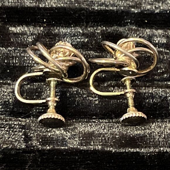 Vintage Goldtone Genuine Pearl Love Knot Flower Screw Back Earrings - Picture 4 of 5